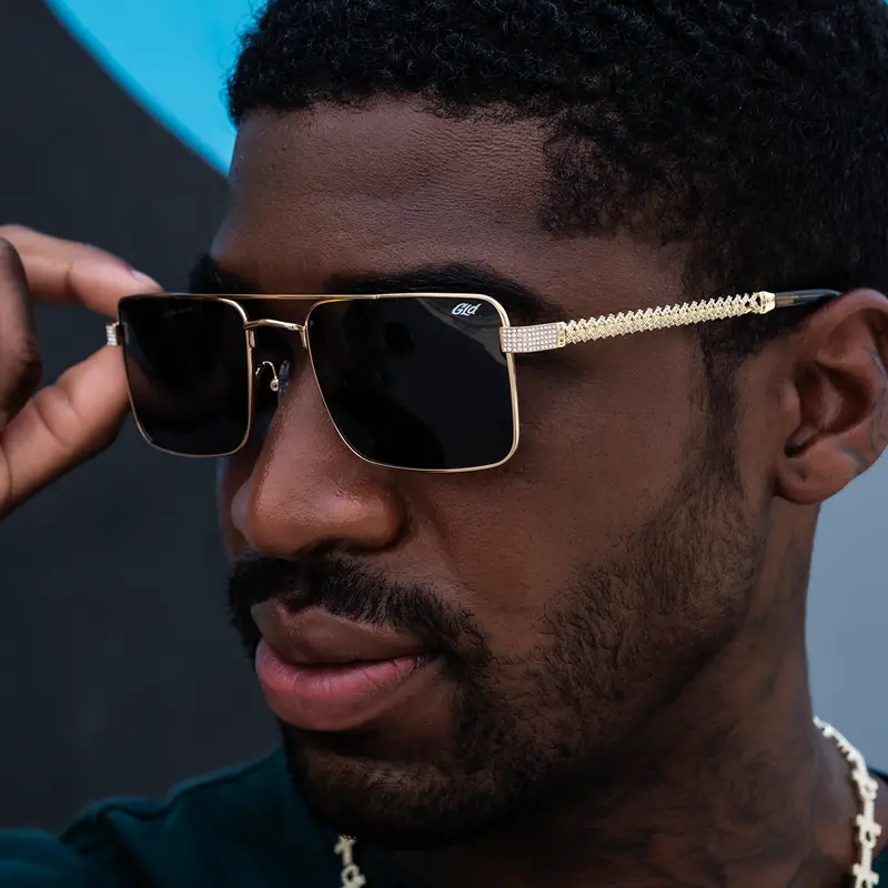 25Th Street Retro Sunglasses In Yellow Gold – Premium Chain Accessory 1