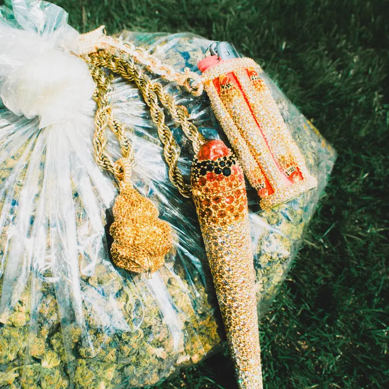 420 Lifestyle Bundle: Golden Nugget Pendant, Joint Holder, And It'S Lit Lighter Case In Yellow Gold 1