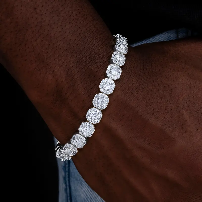 8.5Mm White Gold Cluster Tennis Bracelet 1