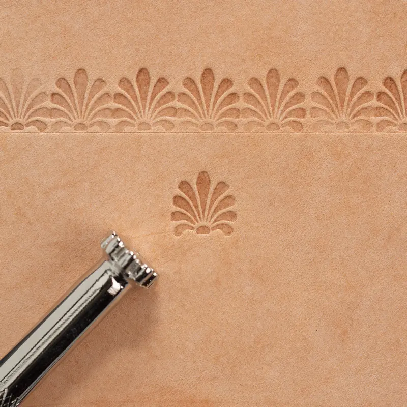 Craftool® Plume-Inspired Border Stamp 1