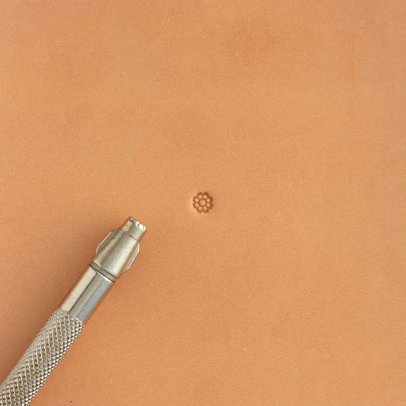 Craftool® Round Grounder Background Stamp For Textured Backdrops 1