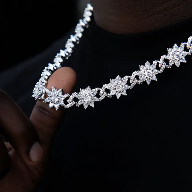 Diamond Infinity Flower Necklace – Delicate Floral Design 1