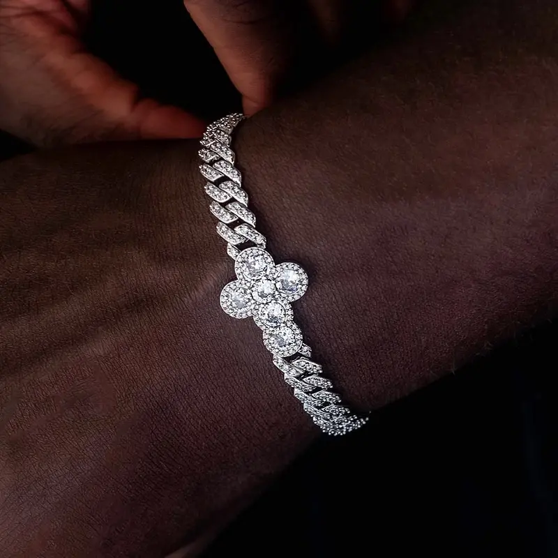 Diamond-Set Rounded Cross Bracelet With Prong Setting 1
