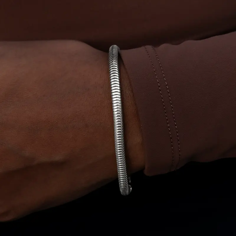 Elegant White Gold Snake Link Bracelet (4Mm) 1