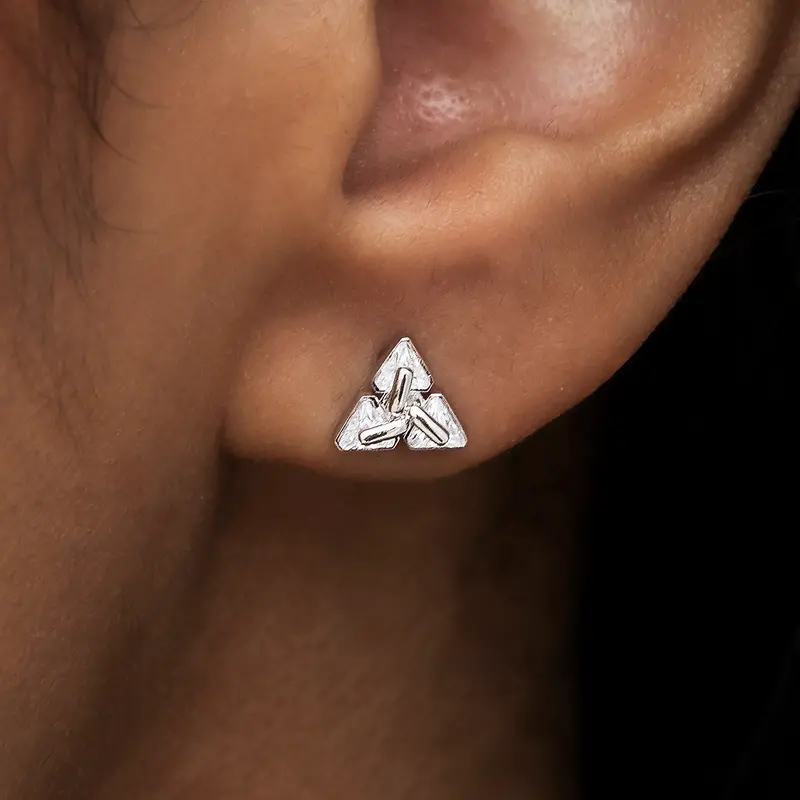 Gld White Gold Diamond Triangle Studs 1