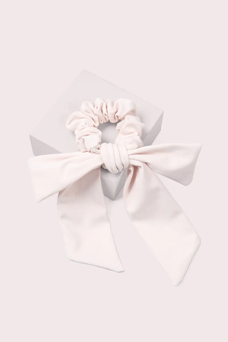 Goddess-Style Ribbon Bow Scrunchie 1