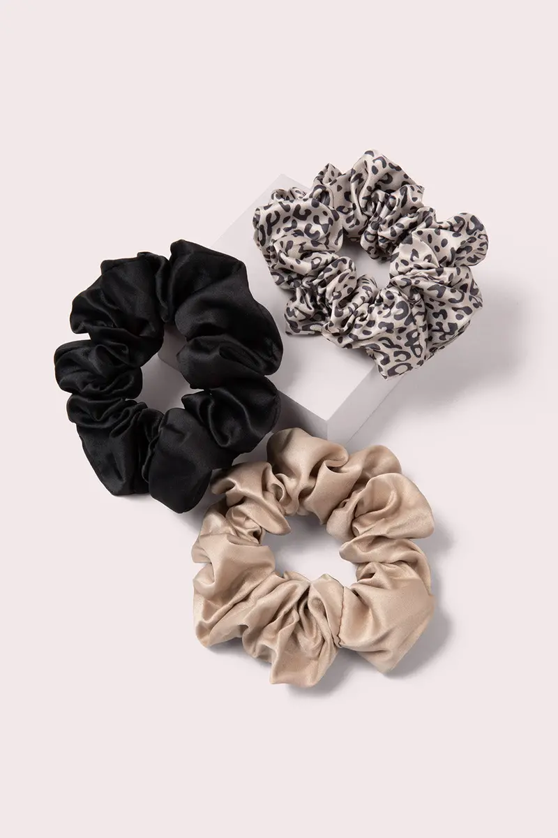 Grand-Scale Ruched Ribbon Scrunchies Collection 1