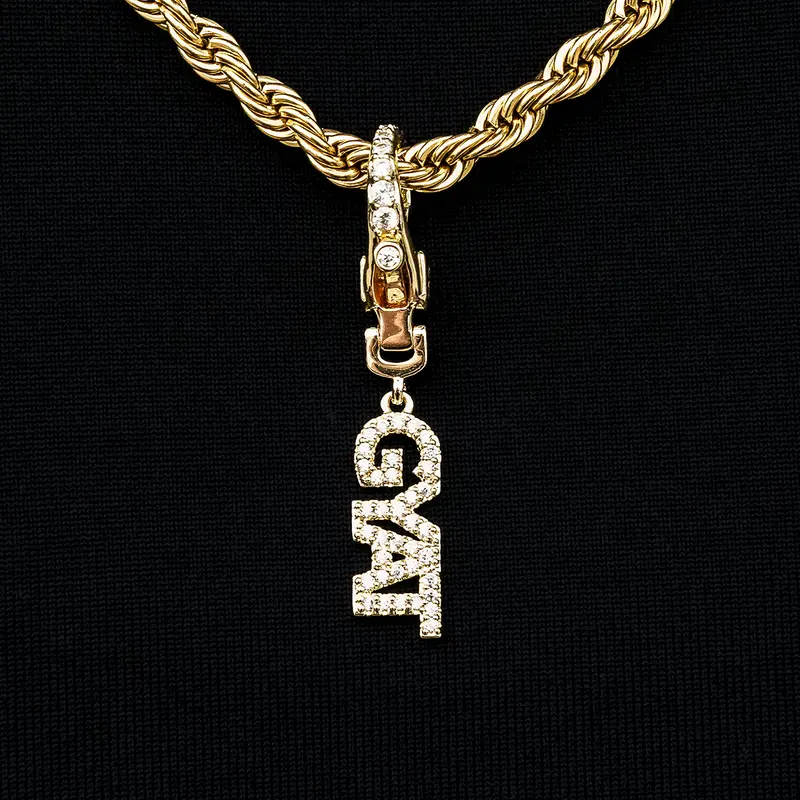 Gyat Clip-On Pendant In Yellow Gold 1