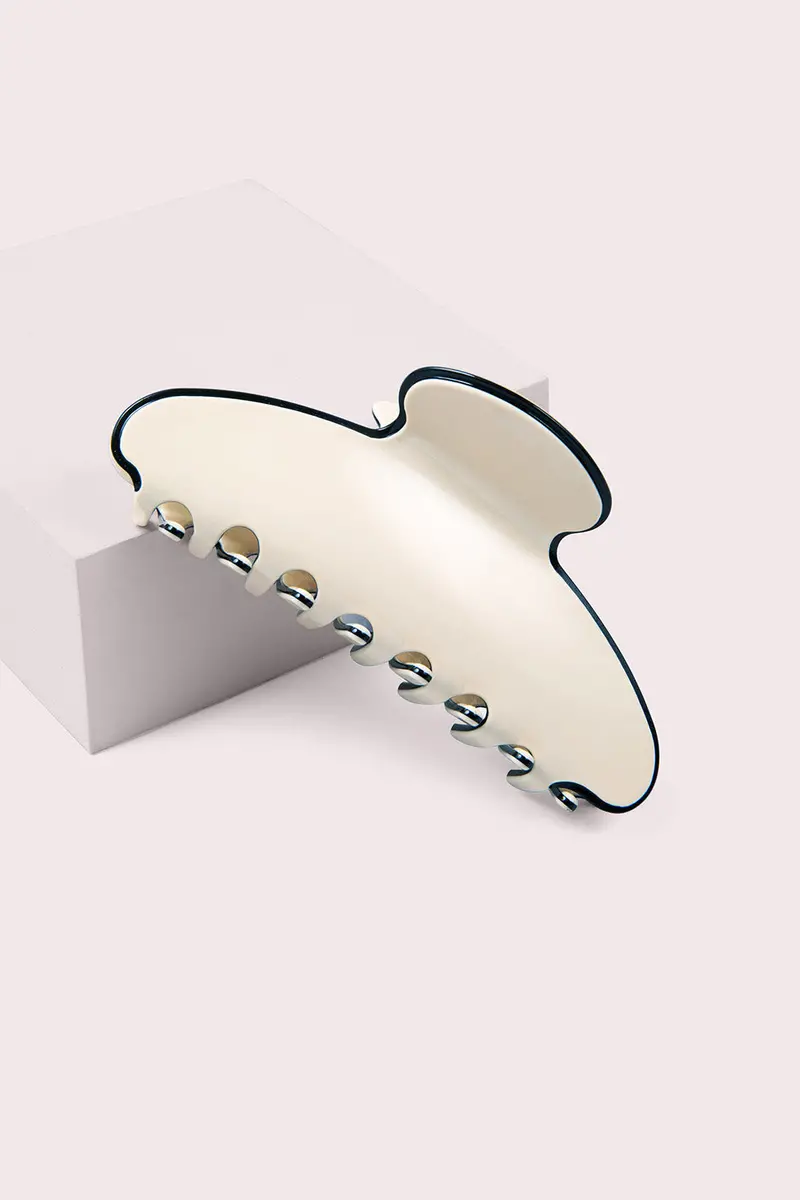 Ivory Couture-Style Claw Clip 1