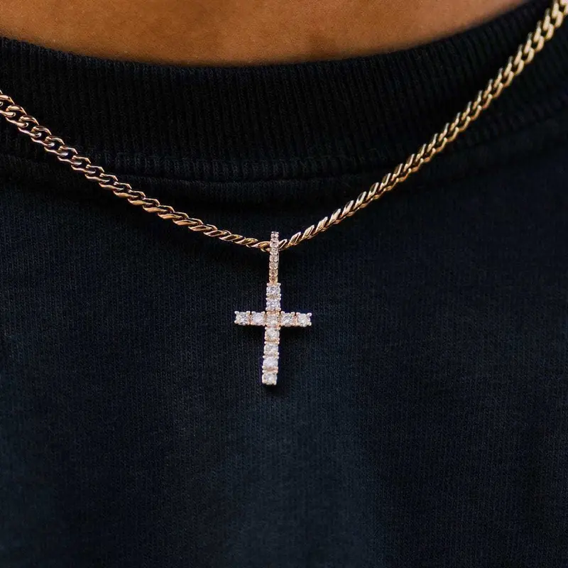 Micro Diamond Cross Pendant In Solid Gold With Vs Clarity 1
