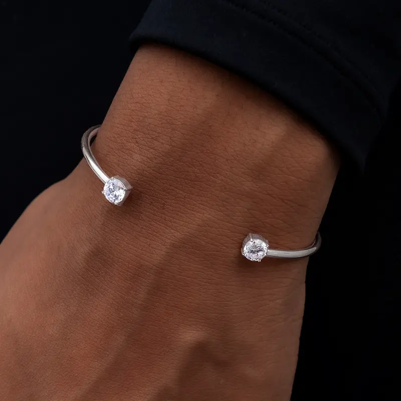 Open-Cuff Bracelet With Round Brilliant Stones – 14K White Gold 1
