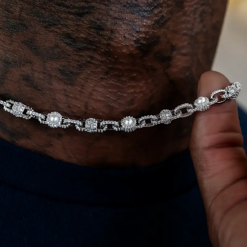Pearl-Embellished Box Chain In White Gold 1