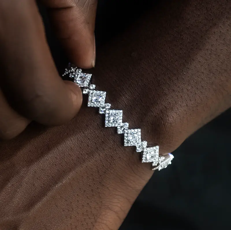 White Gold Cloister Link Bracelet – Minimalist Design 1