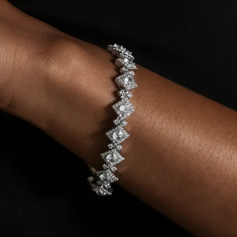 White Gold Cloister Link Bracelet – Modern Geometric Style 1