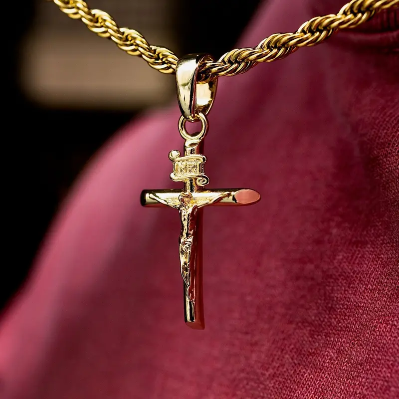 Yellow Gold Crucifix Pendant – Traditional Devotional Style 1