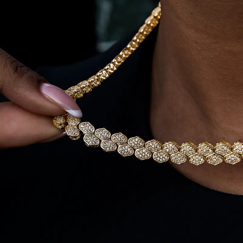 Yellow Gold Snake Link Necklace With Diamond Pavé – 4Mm 1