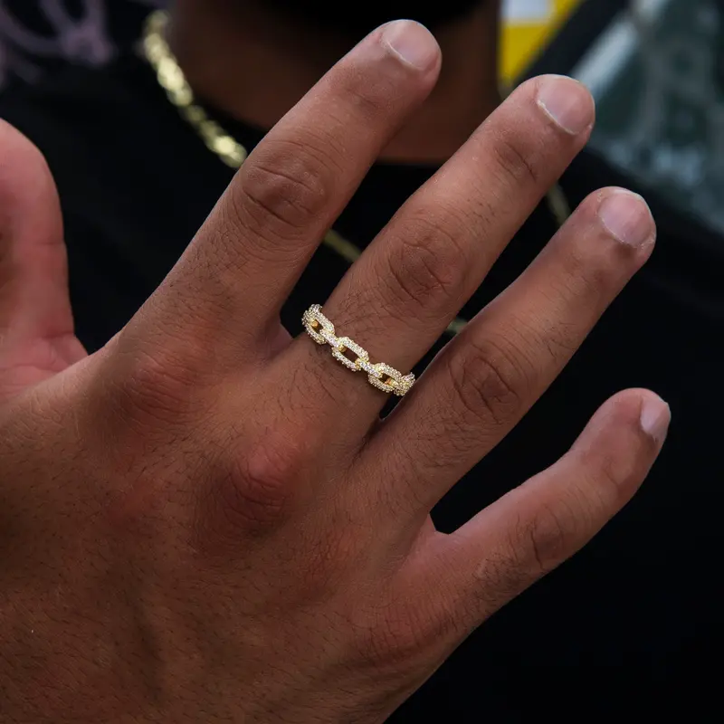 Yellow Gold Vermeil Paperclip Ring With Pavé Diamond Detailing 1